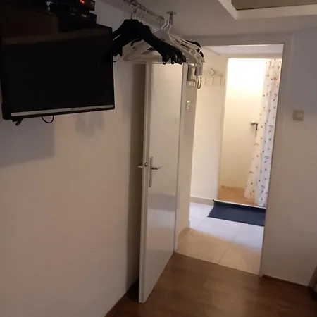 Apartment Ferienwohnung *
